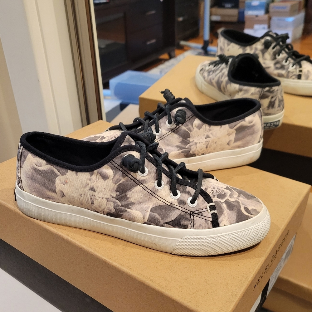Sperry seacoast floral sneakers
